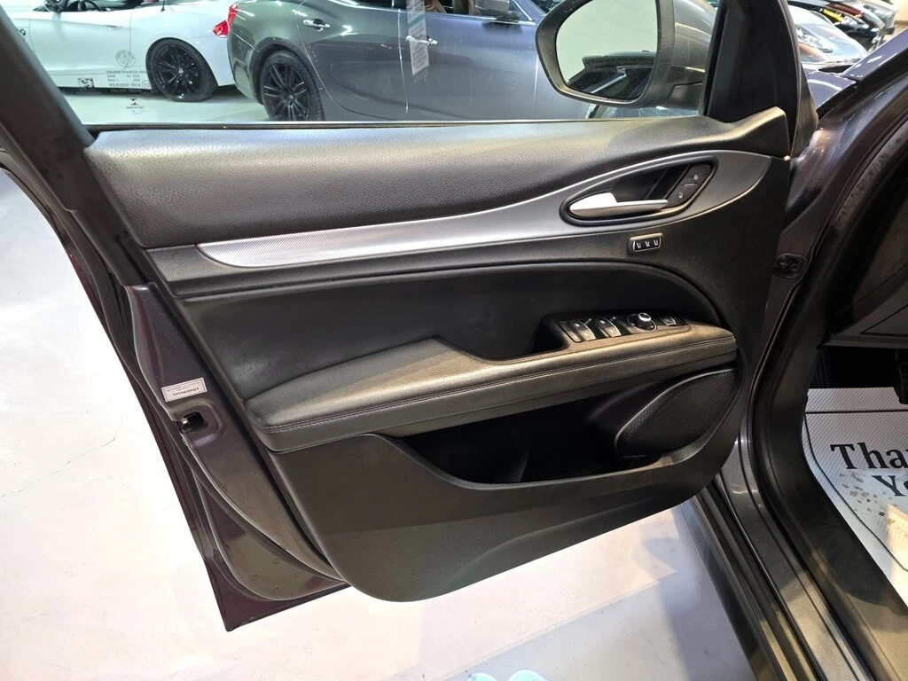 Alfa Romeo Stelvio * Sport/Certified/Finance * CARFAX * БЕЗ ПЪРВОНАЧА - изображение 4