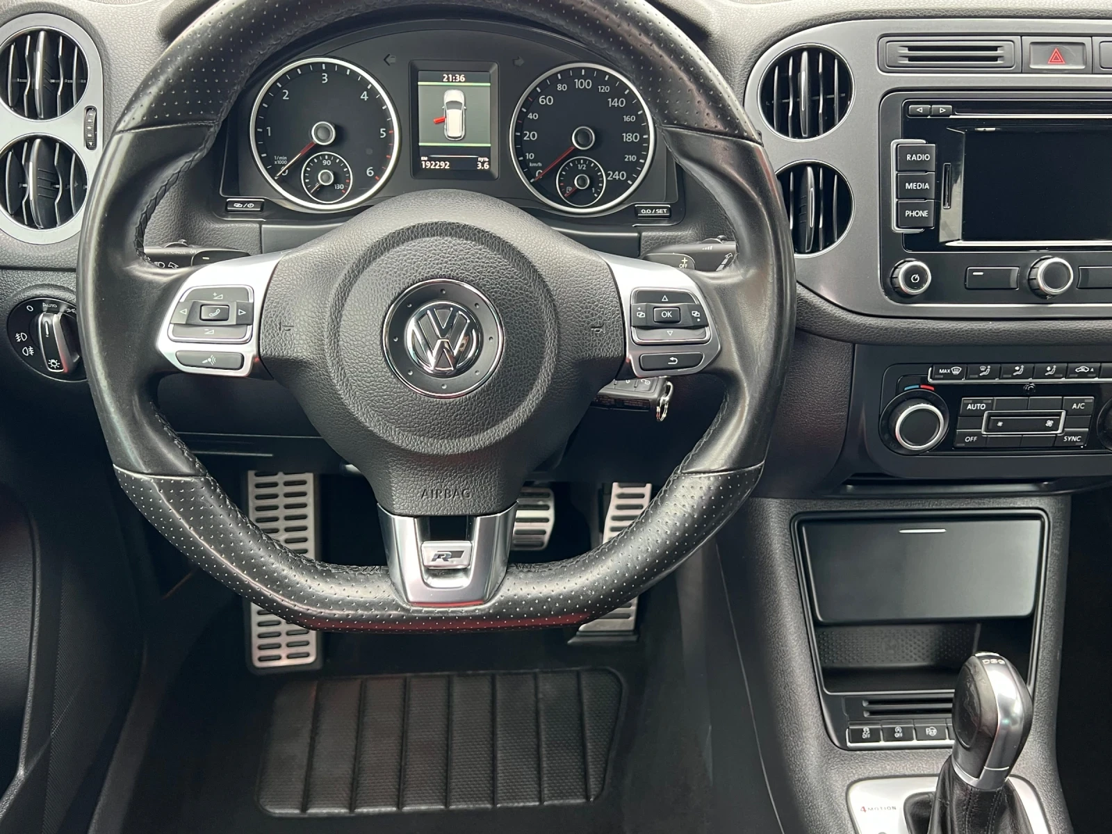 VW Tiguan 2.0TDI* R-LINE* 177ks* LED* FACE-LIFT* LIZING - изображение 4