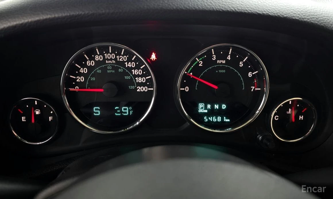 Jeep Wrangler, снимка 8 - Автомобили и джипове - 53961635