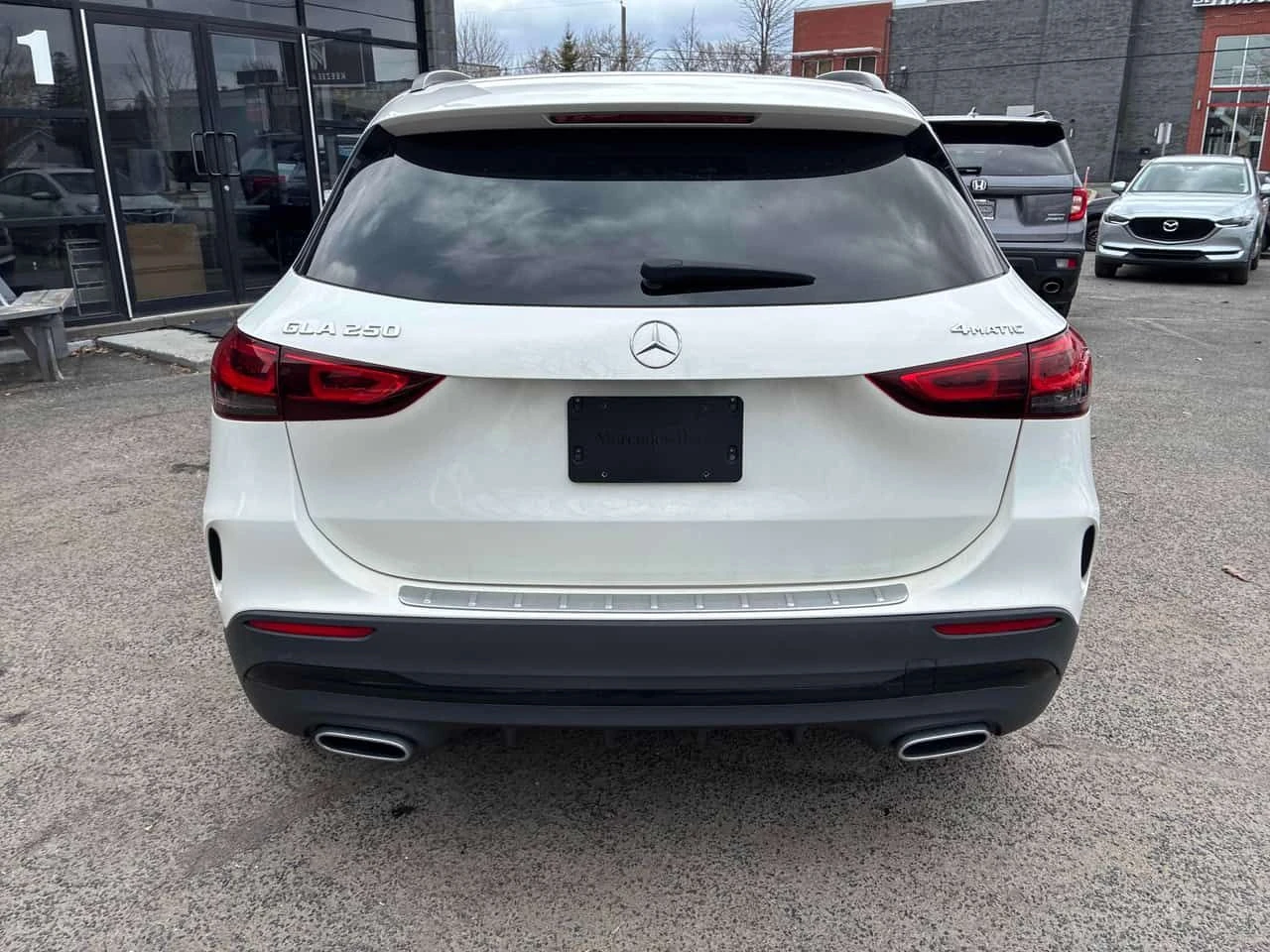 Mercedes-Benz GLA 250 ПАНОРАМА/ПОДГРЕВИ/ЛИЦЕНЗИРАН ПРОДАВАЧ, снимка 5 - Автомобили и джипове - 54115321