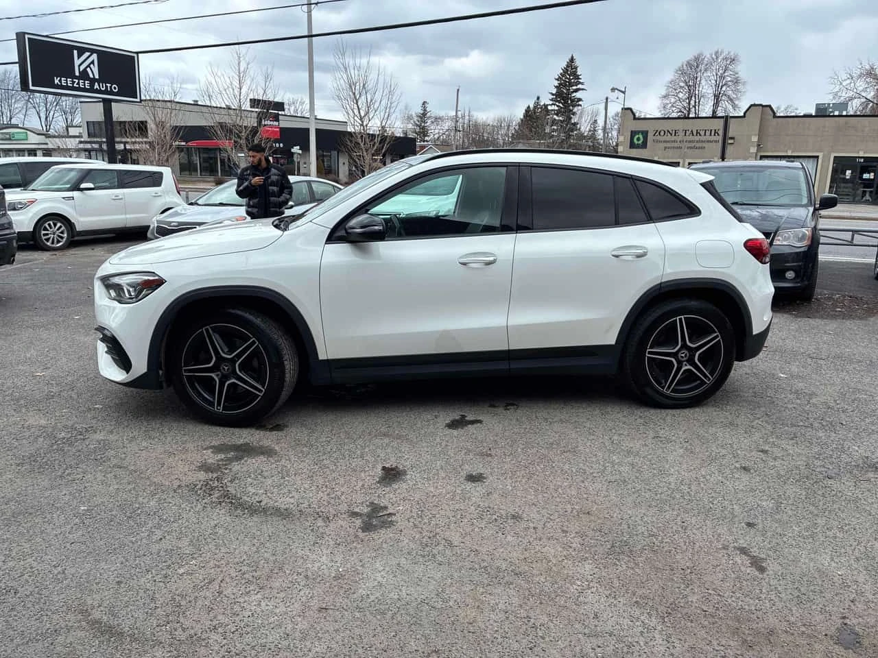 Mercedes-Benz GLA 250 ПАНОРАМА/ПОДГРЕВИ/ЛИЦЕНЗИРАН ПРОДАВАЧ, снимка 3 - Автомобили и джипове - 54115321