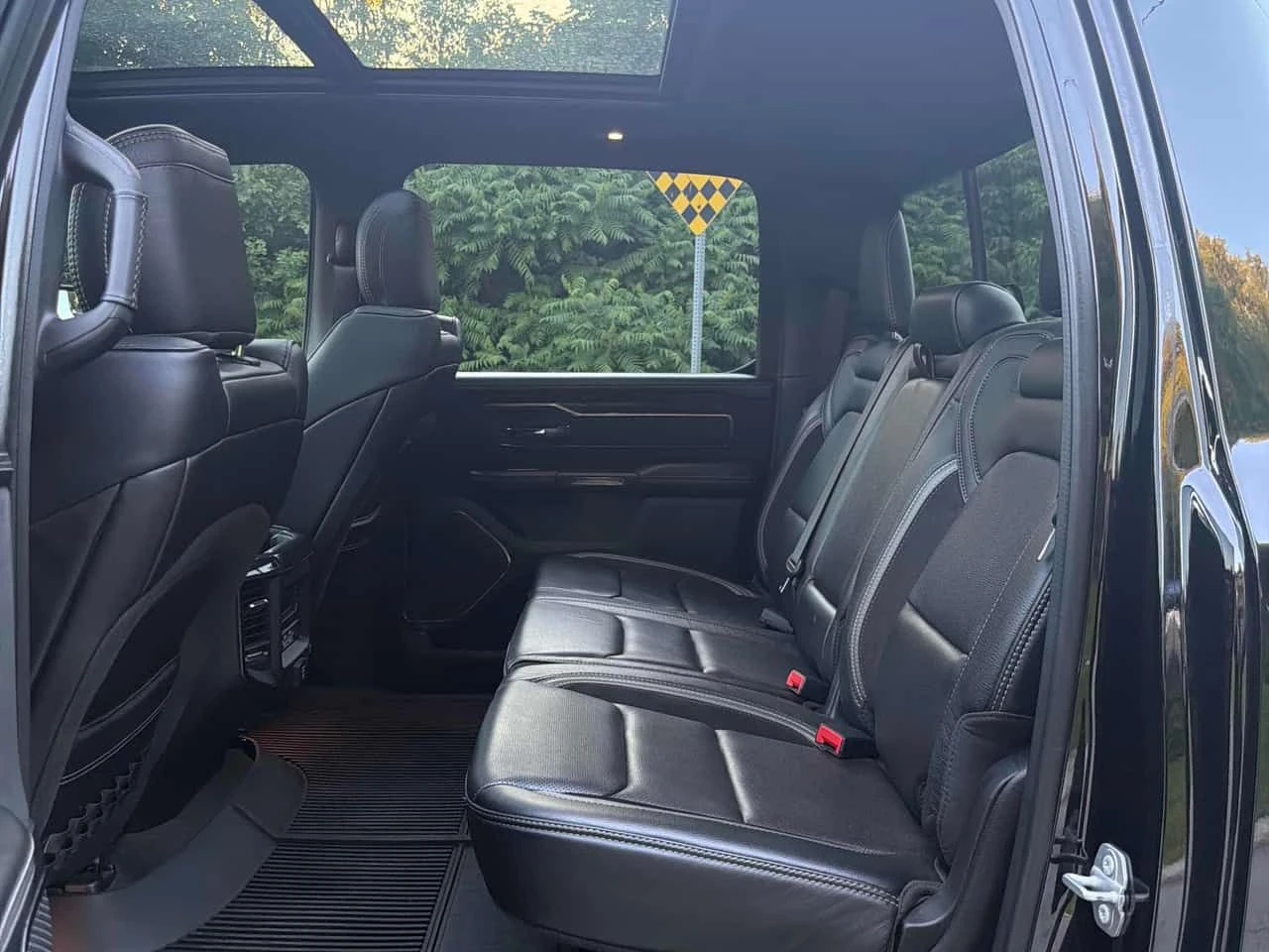 Dodge RAM 1500 * TRX * ПЕРФЕКТНО СЪСТОЯНИЕ* ПРЕДСТАВИТЕЛСТВО* , снимка 14 - Автомобили и джипове - 54906767