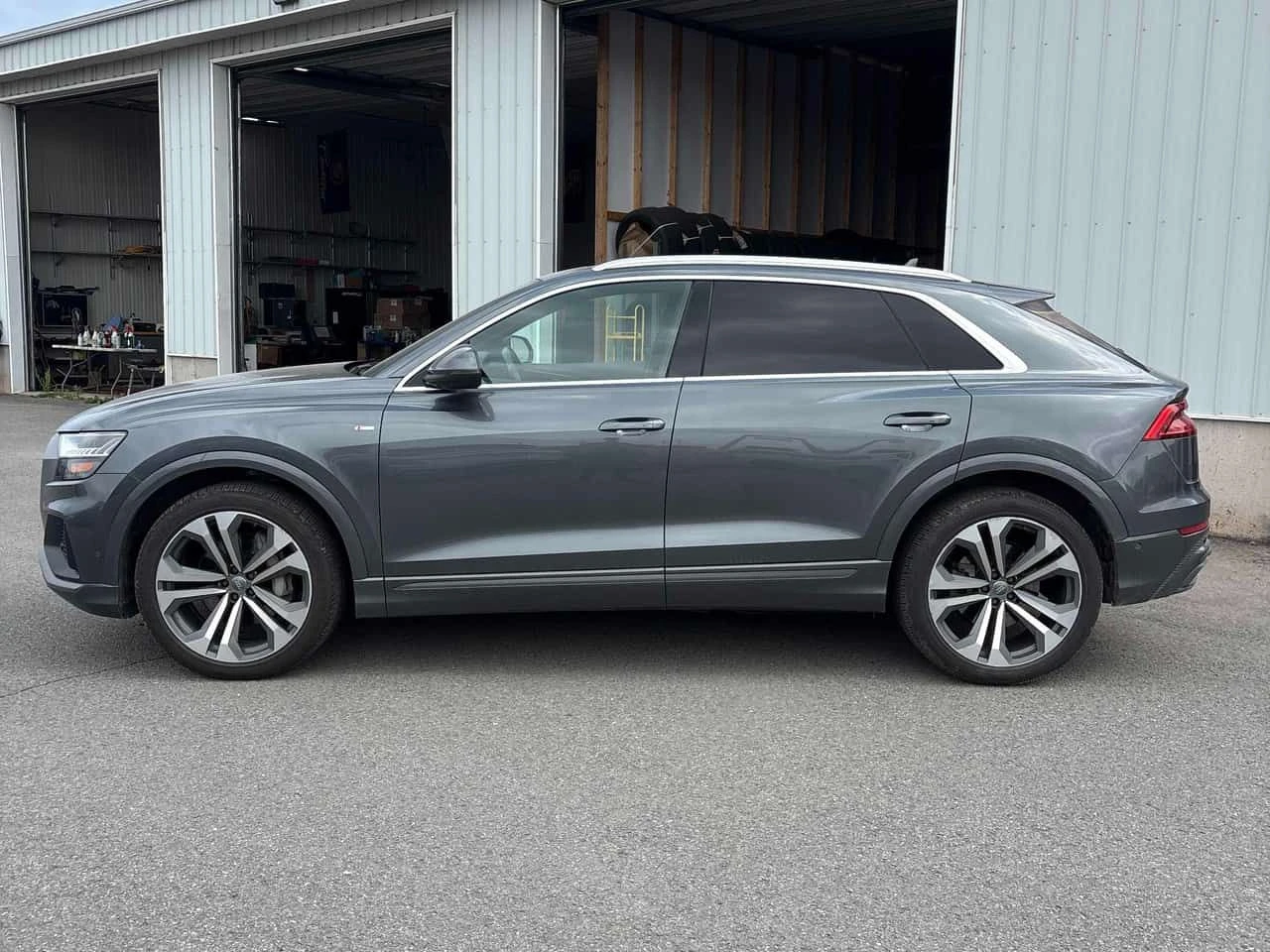 Audi Q8 Technik/ОБДУХВАНЕ/ПАНОРАМА/ДИСТРОНИК/360, снимка 3 - Автомобили и джипове - 55157216