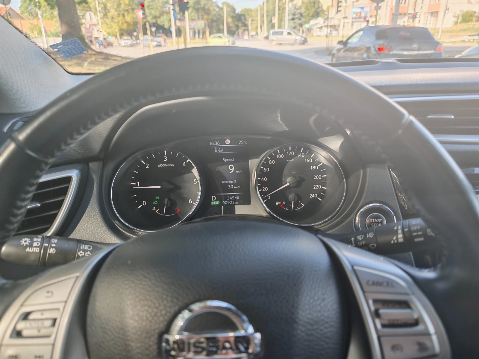 Nissan Qashqai Като Нов 91000 км, снимка 12 - Автомобили и джипове - 56085870