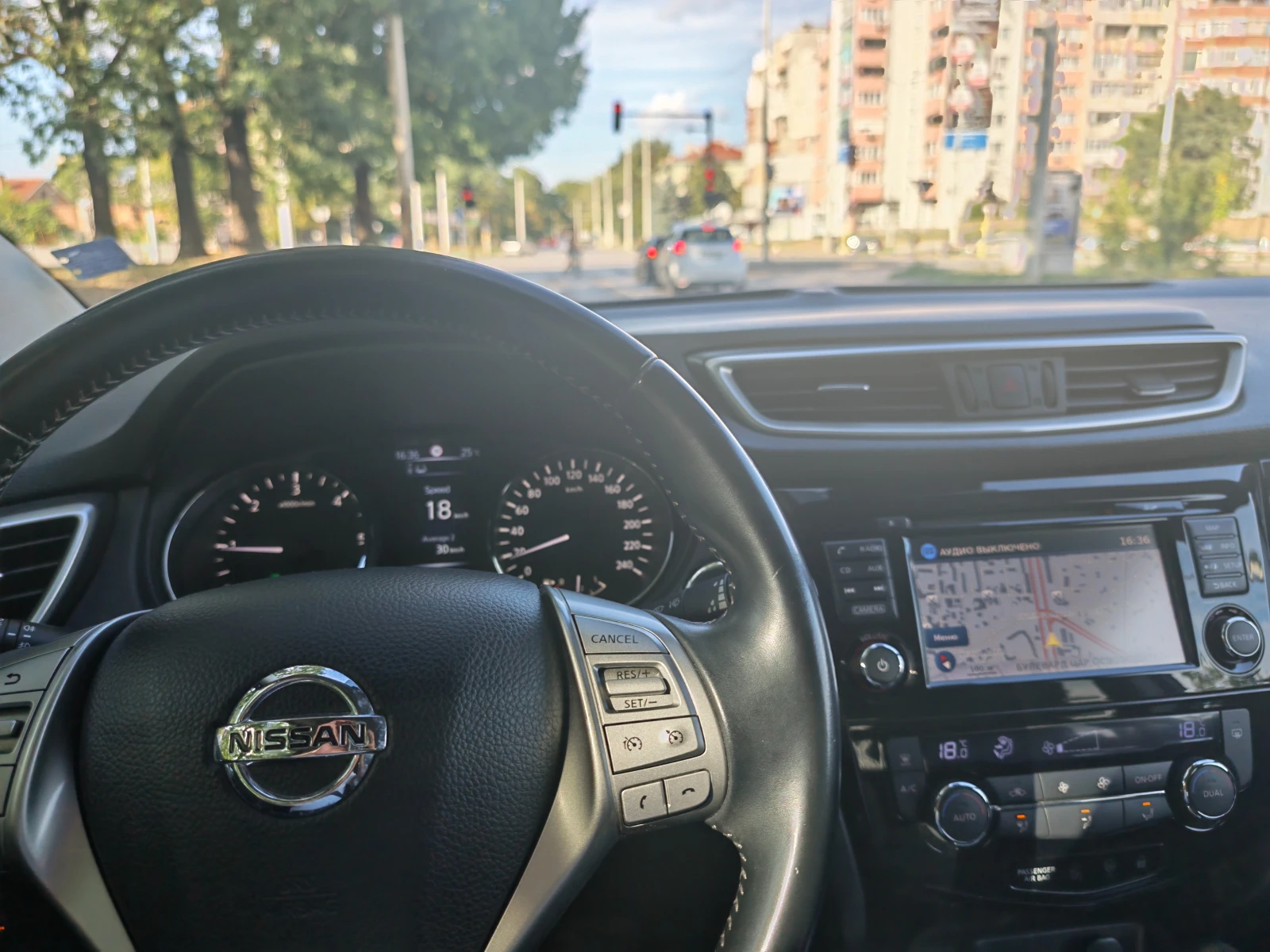 Nissan Qashqai Като Нов 91000 км, снимка 11 - Автомобили и джипове - 56085870
