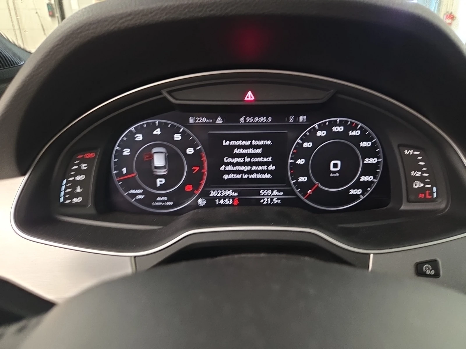 Audi Q7 TECHNIK/ДИСТРОНИК/ОБДУХ/360/ПАНО/МАТРИКС/, снимка 9 - Автомобили и джипове - 56123027