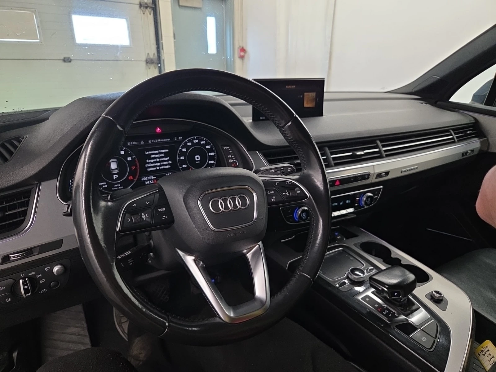 Audi Q7 TECHNIK/ДИСТРОНИК/ОБДУХ/360/ПАНО/МАТРИКС/, снимка 10 - Автомобили и джипове - 56123027