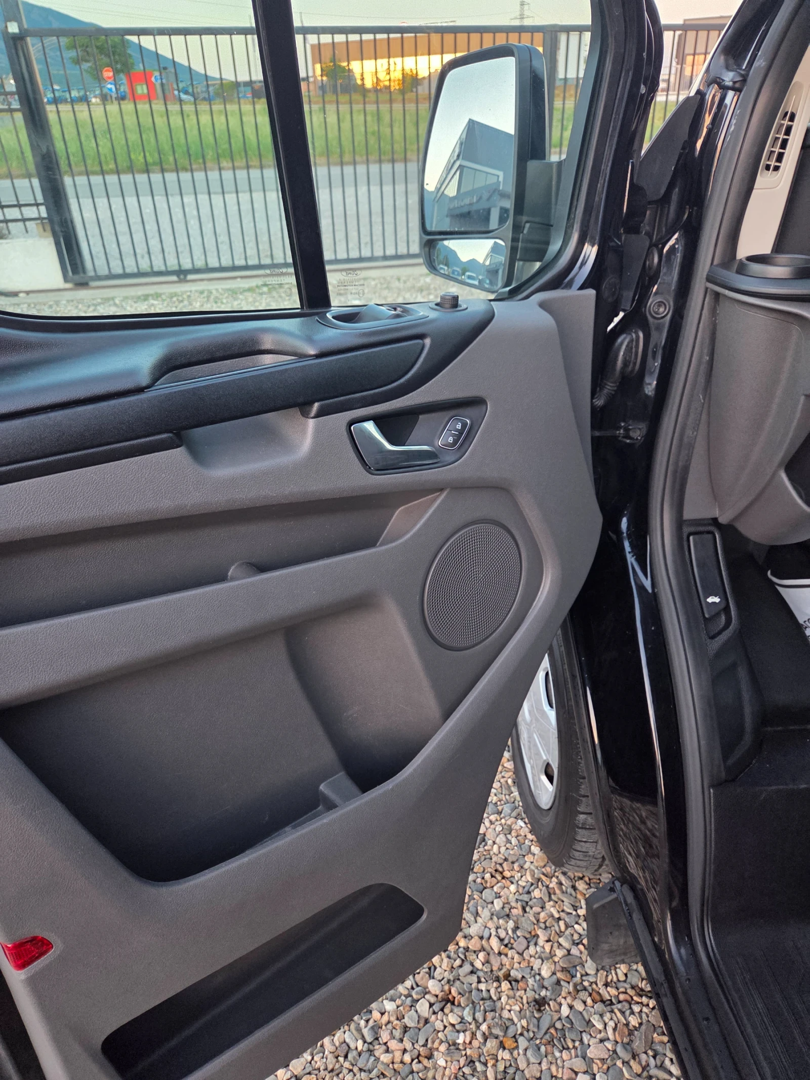 Ford Transit Custom 2.0 TDCI евро 6 топ !, снимка 14 - Бусове и автобуси - 55082340