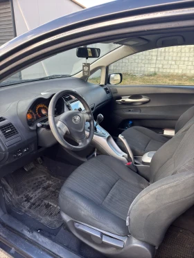 Toyota Auris 1.6/Газ, снимка 9