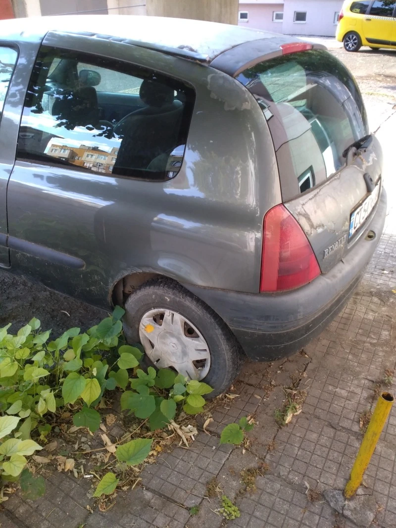 Renault Clio В движение ударено от градушка, снимка 5 - Автомобили и джипове - 46802412