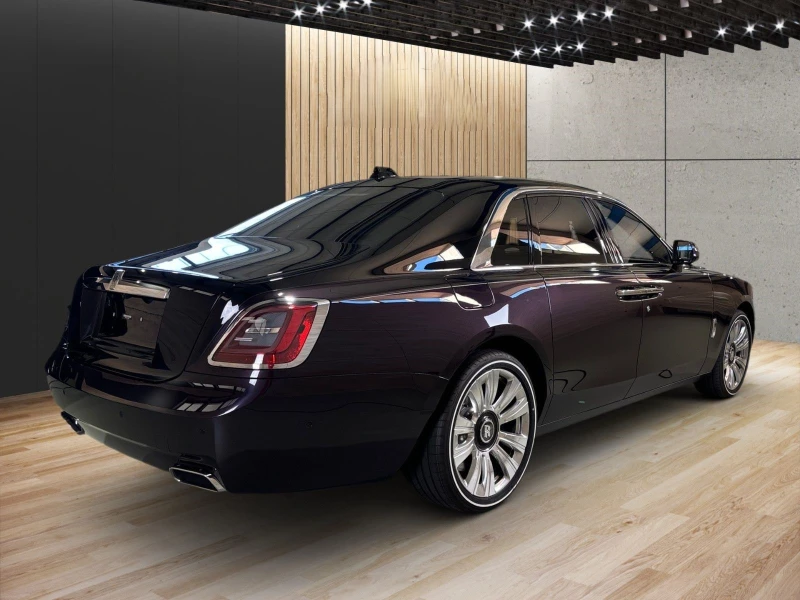 Rolls-Royce Ghost V12/ DUO TONE/ SHOOTING STAR/ BESPOKE/ TV/ HEAD UP, снимка 5 - Автомобили и джипове - 47523895