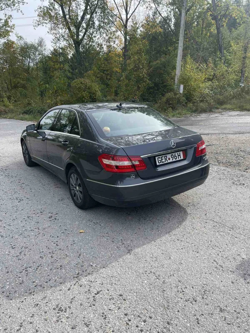 Mercedes-Benz E 220 Elegance , снимка 2 - Автомобили и джипове - 47569632