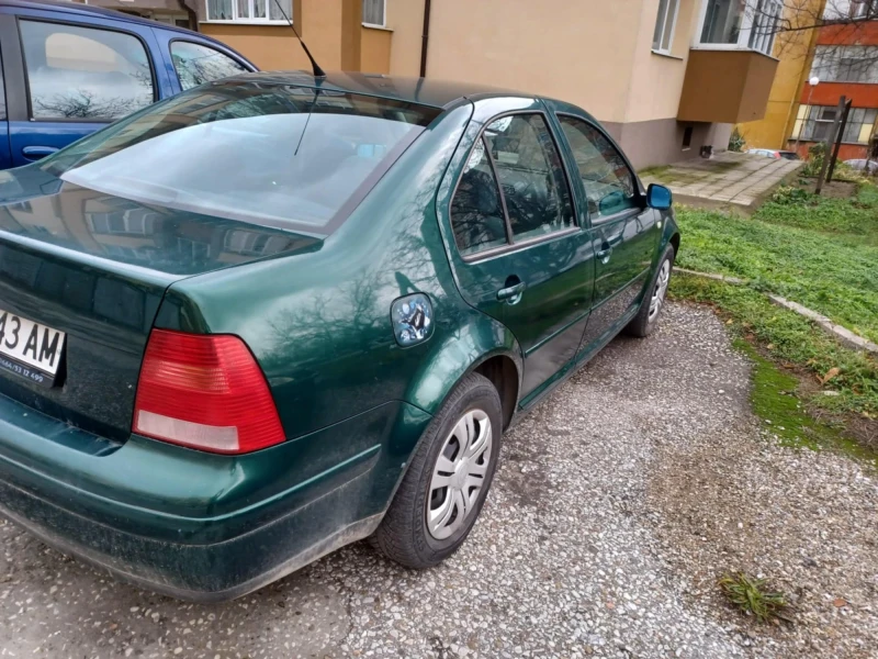 VW Bora 1, 6, снимка 5 - Автомобили и джипове - 48228537