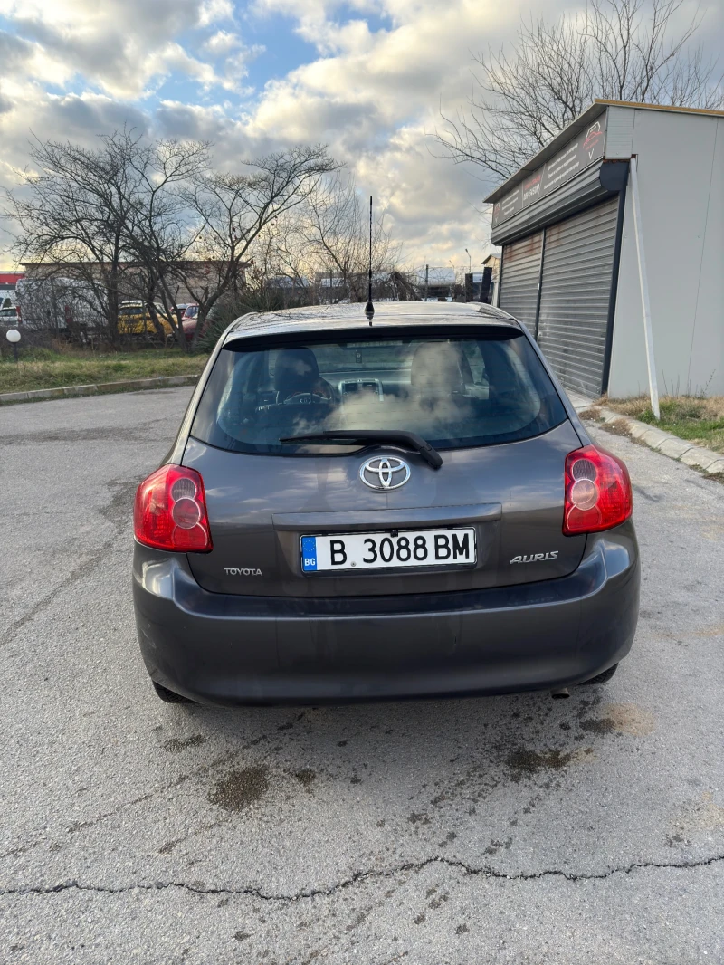 Toyota Auris 1.6/Газ, снимка 4 - Автомобили и джипове - 48558633