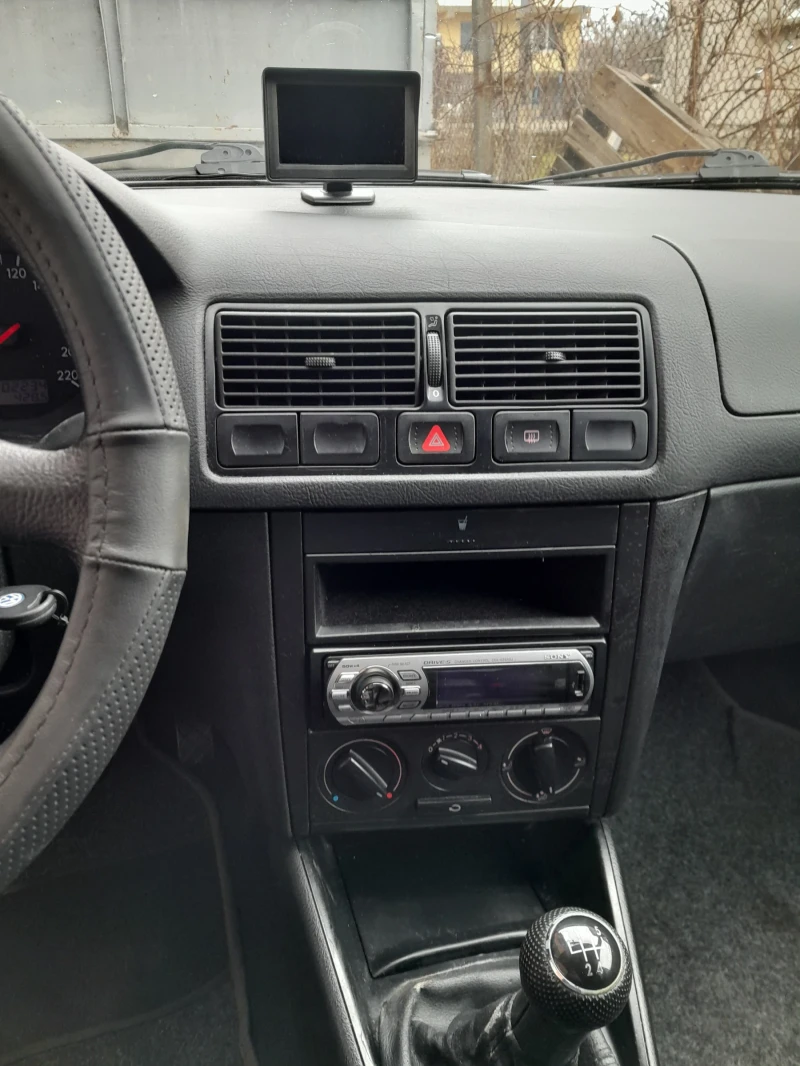 VW Golf 1.4 75к.обслужен, снимка 6 - Автомобили и джипове - 52545836