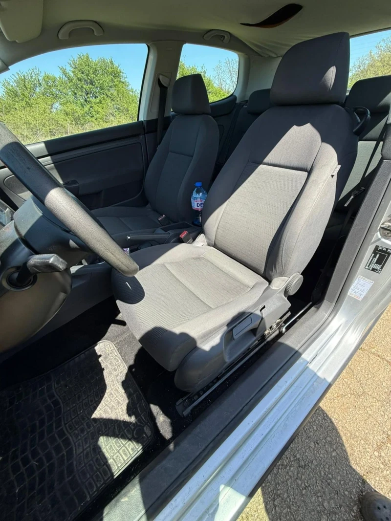 VW Golf 5, снимка 8 - Автомобили и джипове - 50290114