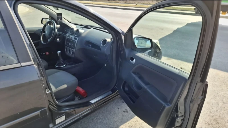 Ford Fiesta, снимка 7 - Автомобили и джипове - 52712119