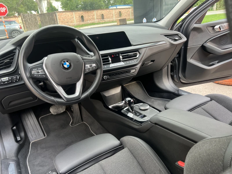 BMW 118 i | 39000км | Автомат | Напълно обслужена | Каско, снимка 6 - Автомобили и джипове - 52128284