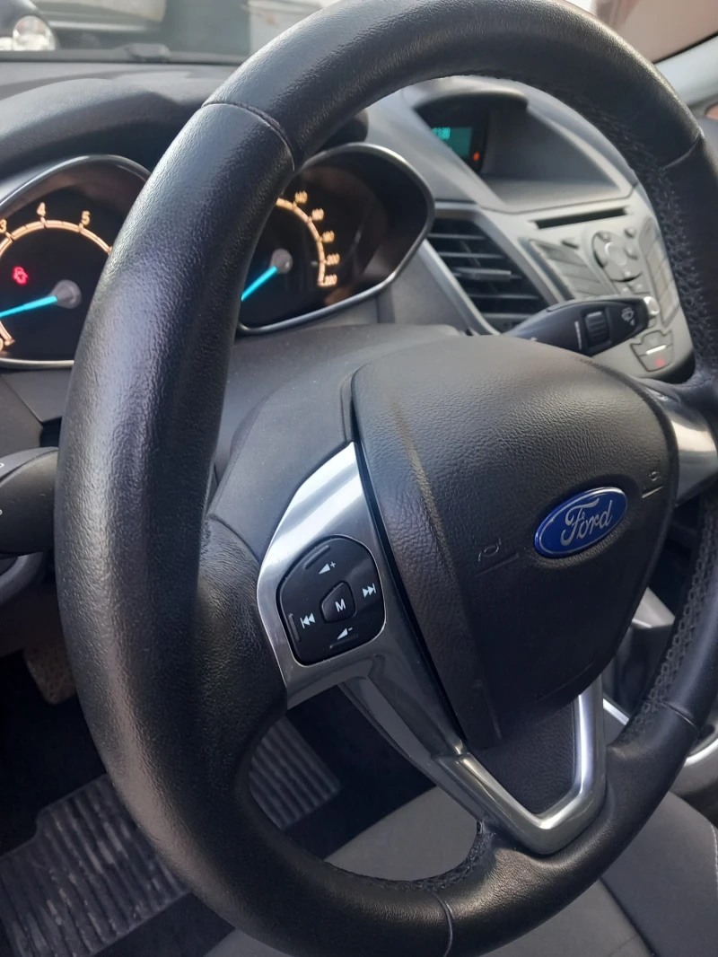 Ford Fiesta 52069км 1.25, снимка 12 - Автомобили и джипове - 52346999