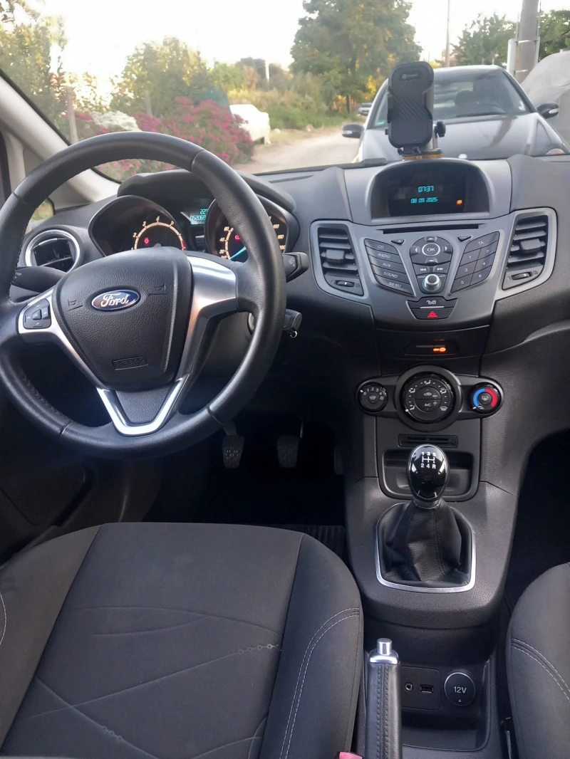 Ford Fiesta 52069км 1.25, снимка 9 - Автомобили и джипове - 52346999