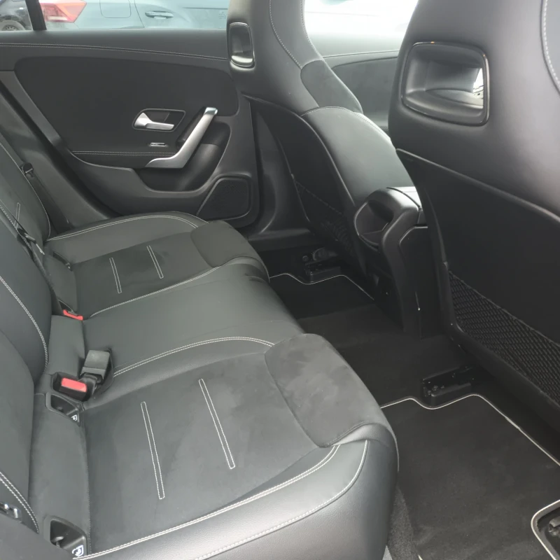 Mercedes-Benz CLA 200 Shooting breke AMG Night Edition, снимка 11 - Автомобили и джипове - 52717361