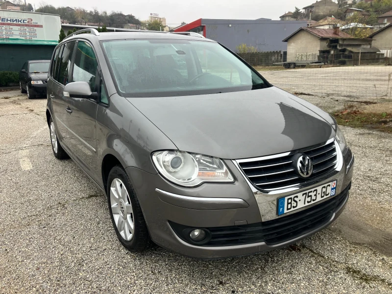 VW Touran 2.0TDI-140kc-DSG-КОЖА, снимка 14 - Автомобили и джипове - 52472351