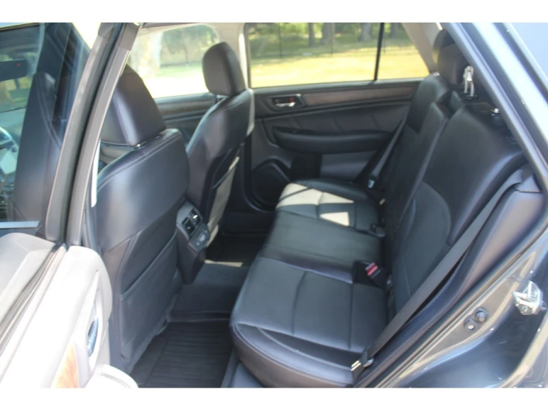 Subaru Outback 3.6R LIMITED * * CLEAN CARFAX * * АВТО КРЕДИТ * * , снимка 10 - Автомобили и джипове - 53143311