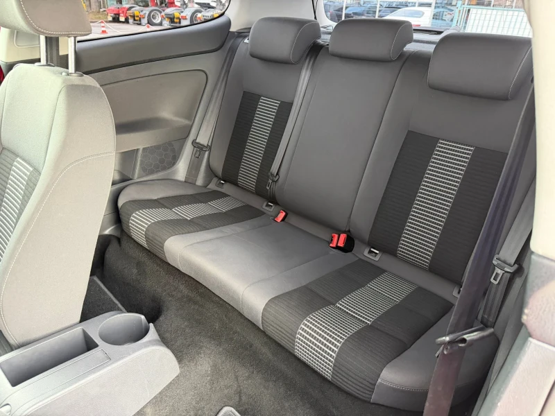 VW Golf 1.4I RABBIT KLIMATIK ЛИЗИНГ!!!, снимка 16 - Автомобили и джипове - 53260830