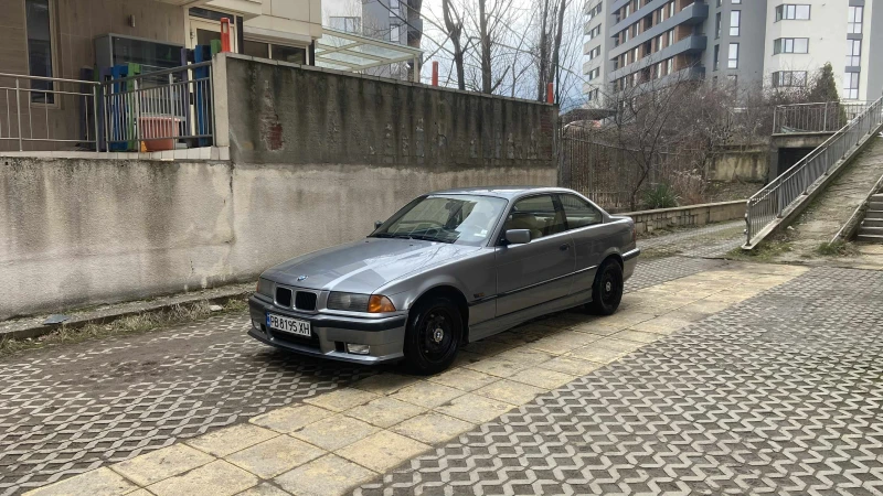 BMW 320, снимка 2 - Автомобили и джипове - 53474311