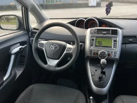 Toyota Corolla verso 2.2 D-CAT NAVI , снимка 7 - Автомобили и джипове - 53336837