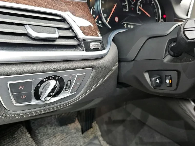 BMW 750 Li xDrive - ���� 30% ����� | Mobile.bg � ����������� 14