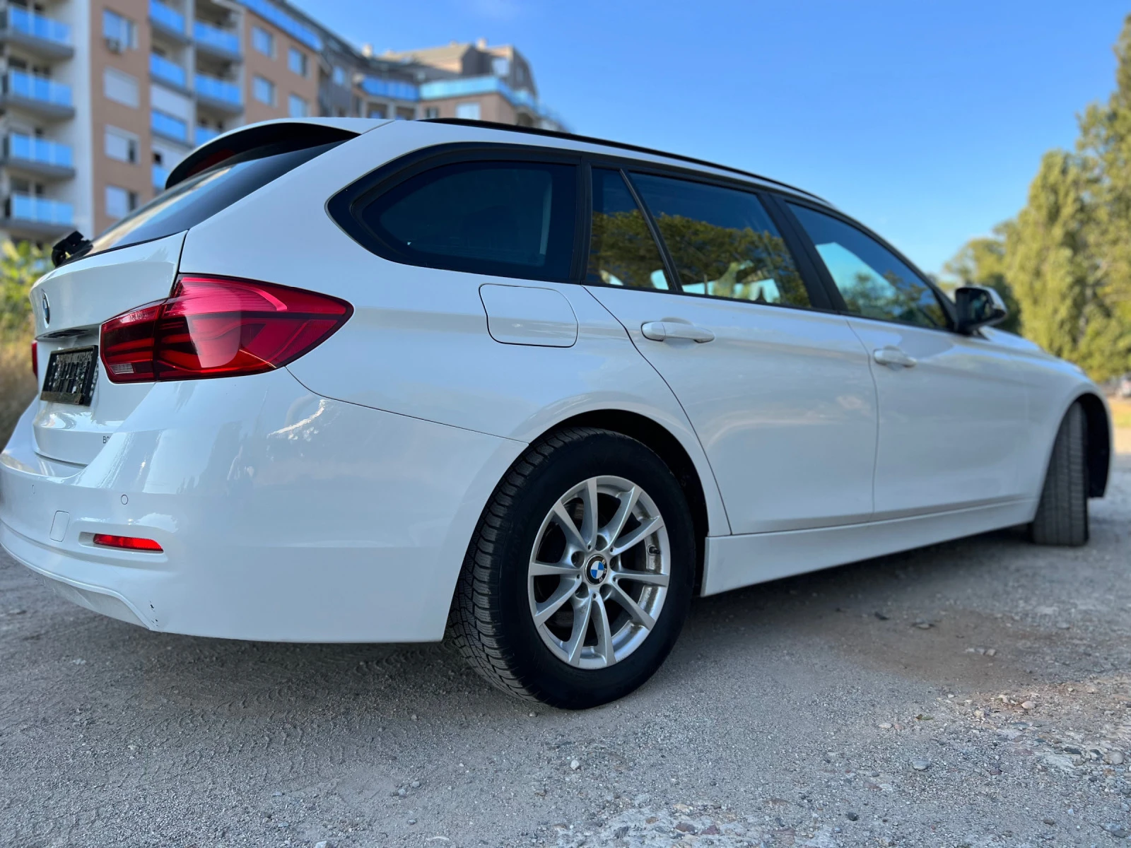 BMW 316  3 Series Touring Automatic 8G  - изображение 5