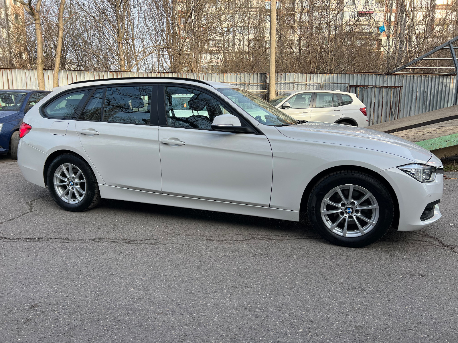 BMW 316  3 Series Touring Automatic 8G  - изображение 1