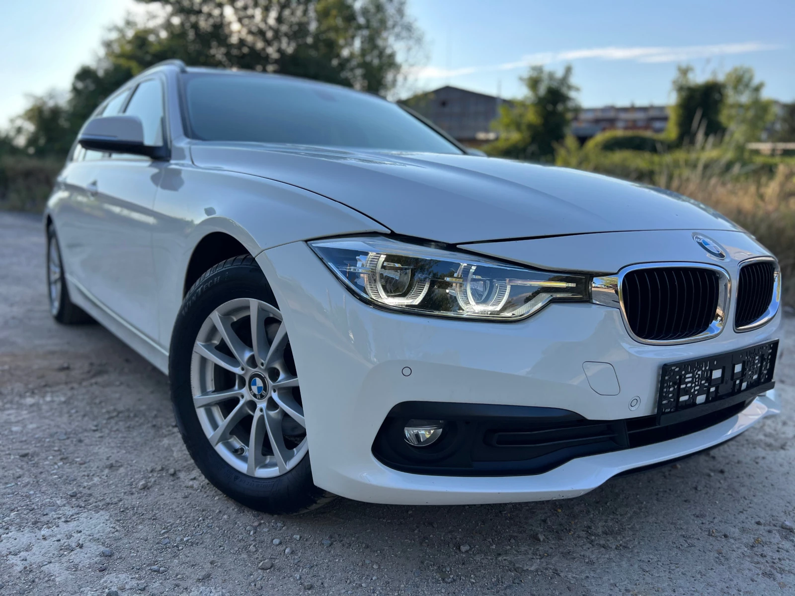 BMW 316  3 Series Touring Automatic 8G  - изображение 3