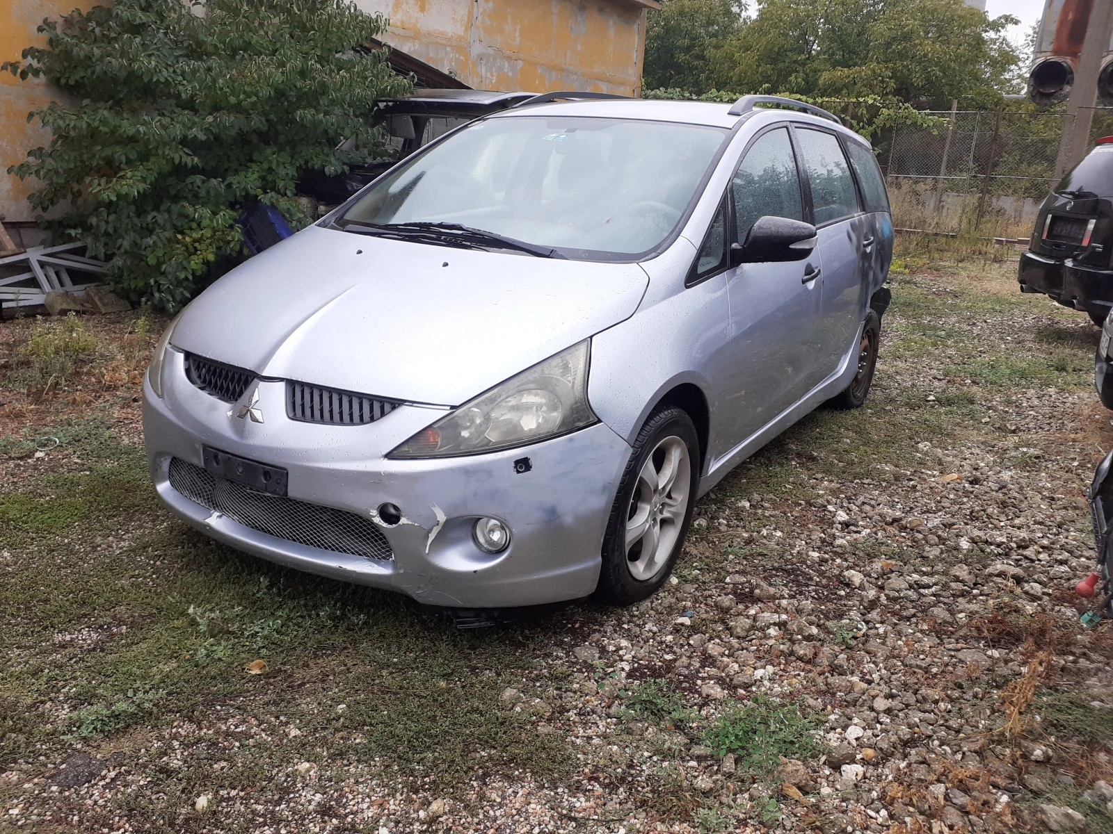 Mitsubishi Grandis 2.4 i na chasti - изображение 3