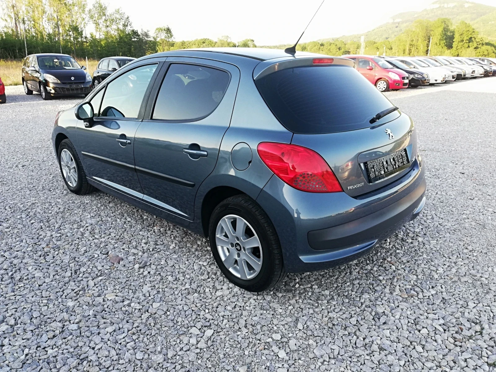 Peugeot 207 1.4i klima  - изображение 4