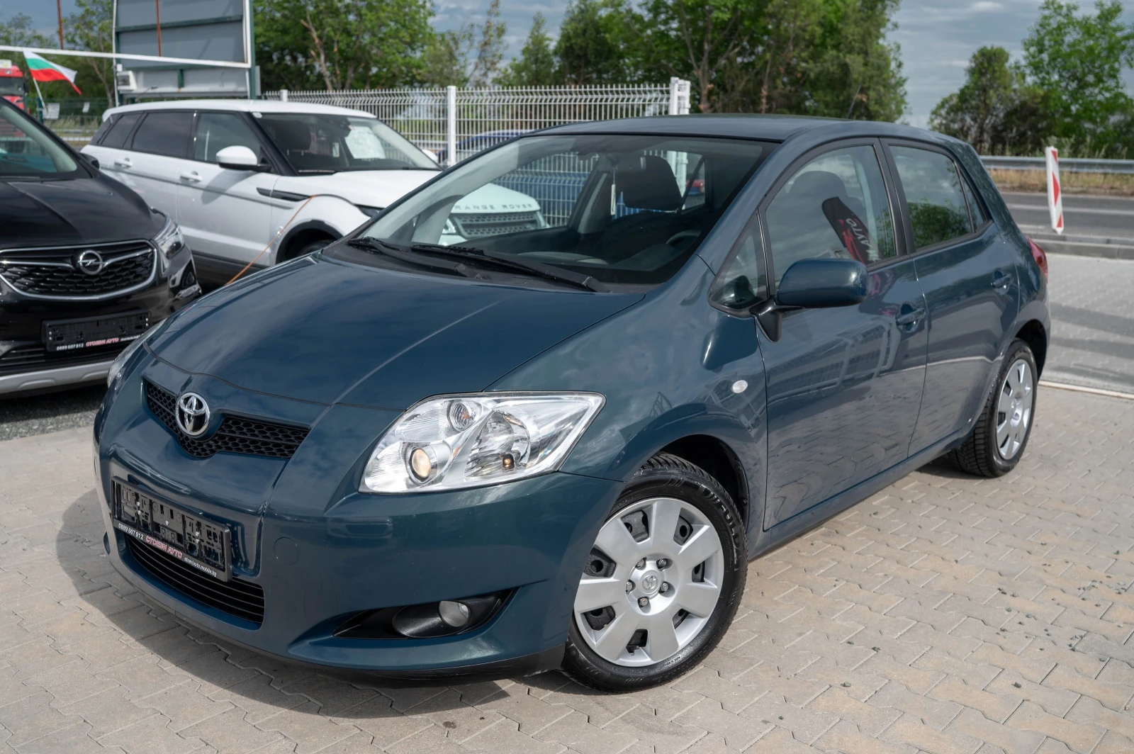Toyota Auris 1.4* бензин* 96кс* климатроник - изображение 2