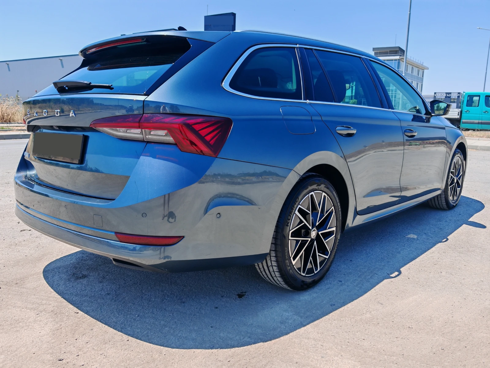 Skoda Octavia 2.0TDI Style* Кожа* HeadUp* Matrix* Печка* Keyless - изображение 3