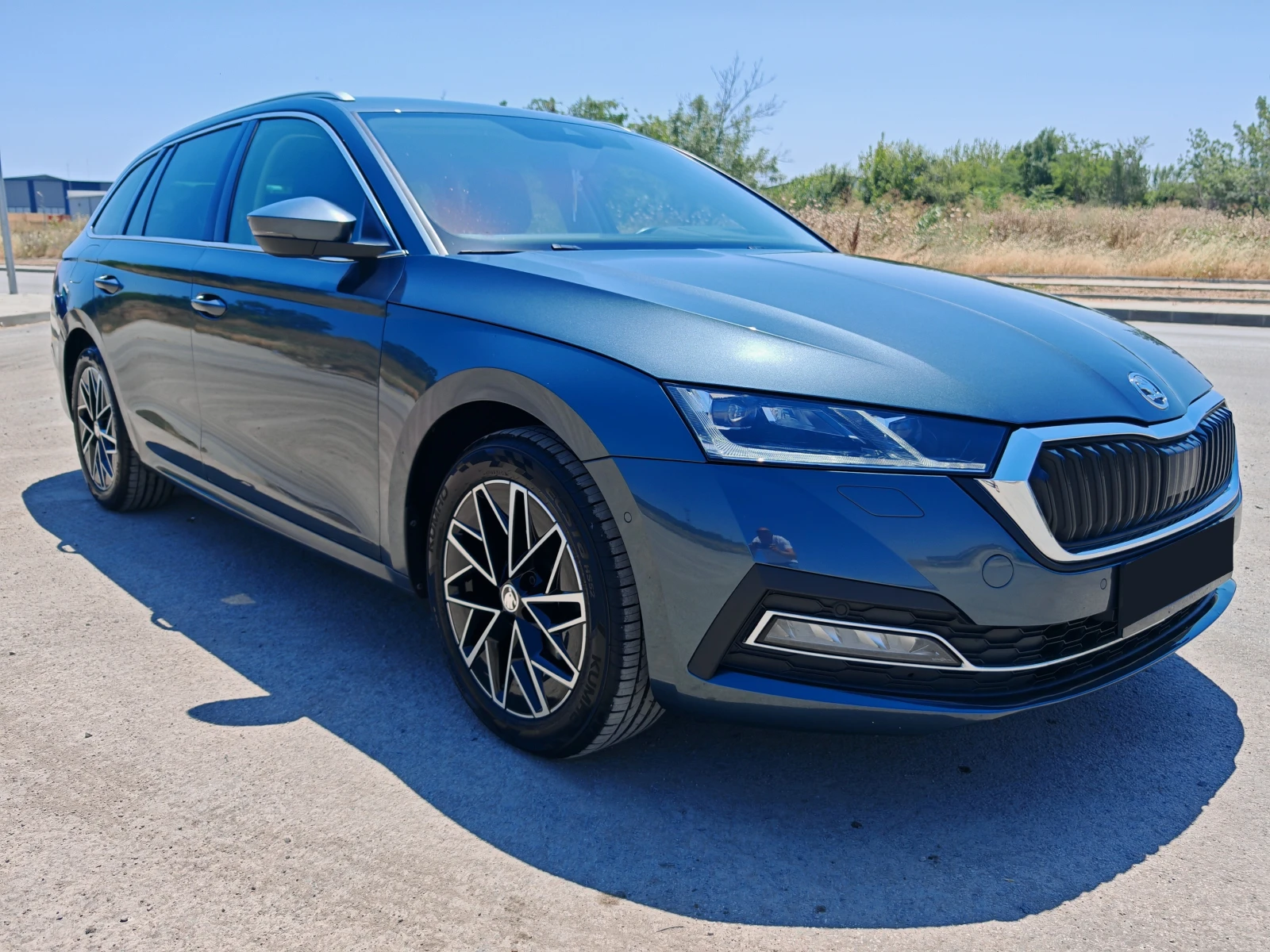 Skoda Octavia 2.0TDI Style* Кожа* HeadUp* Matrix* Печка* Keyless - изображение 2