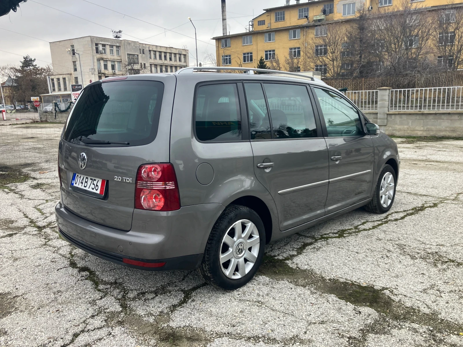 VW Touran 2.0TDI-140kc-DSG-КОЖА - изображение 9