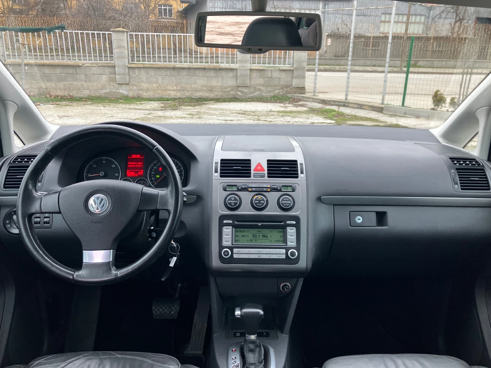 VW Touran 2.0TDI-140kc-DSG-КОЖА - изображение 5