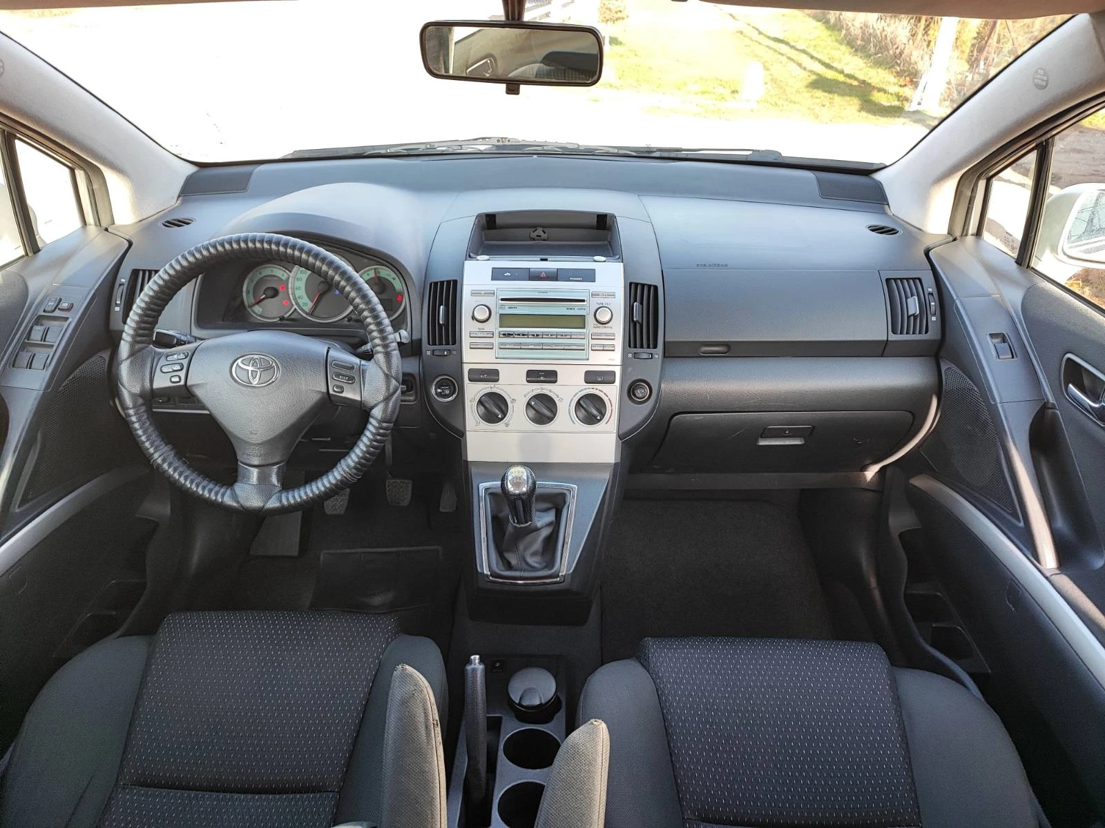 Toyota Corolla verso 2.2* D4D* 136�.�. | Mobile.bg � ����������� 13
