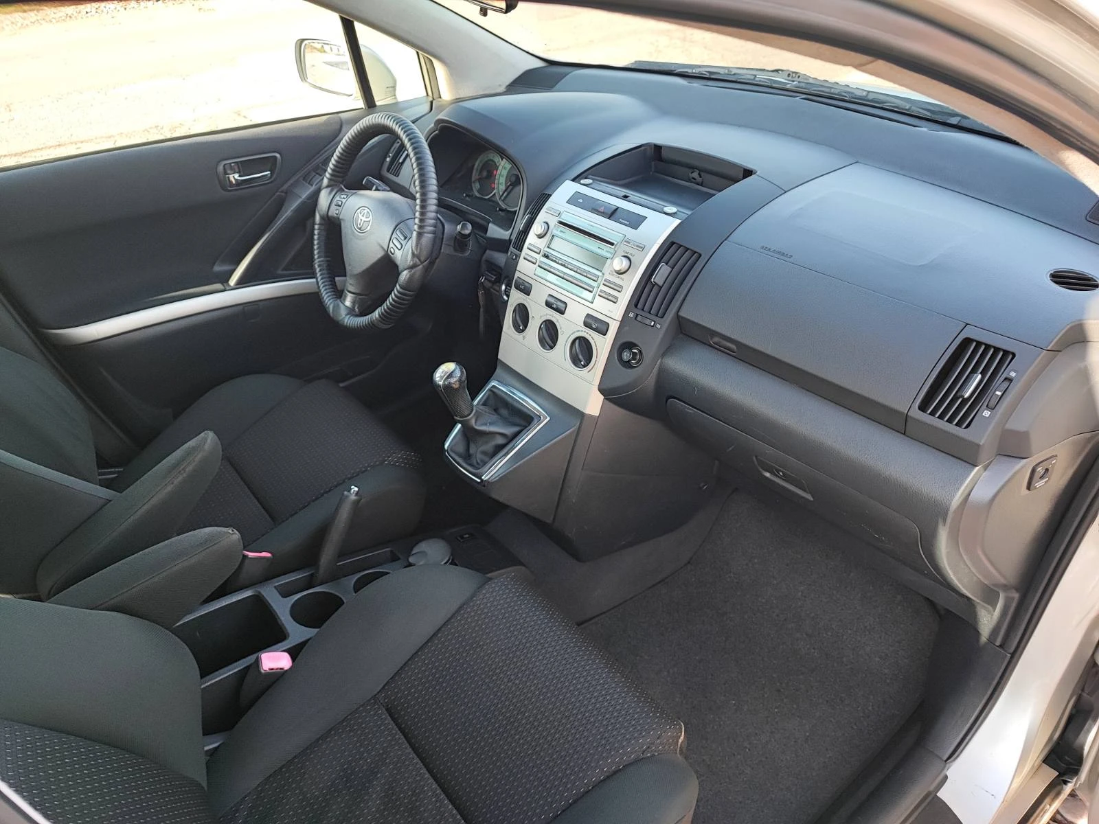 Toyota Corolla verso 2.2* D4D* 136�.�. | Mobile.bg � ����������� 12