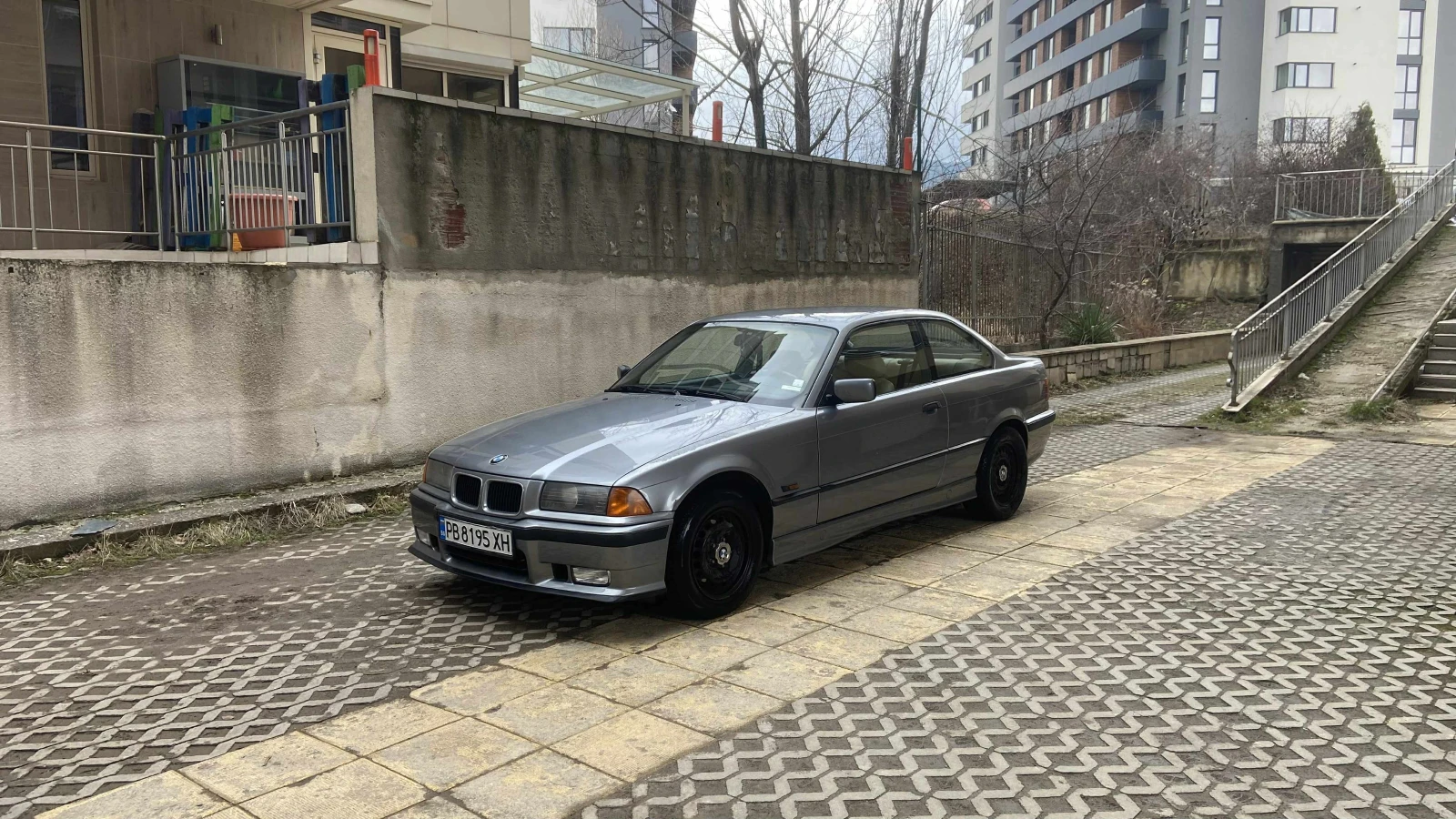 BMW 320  - изображение 2