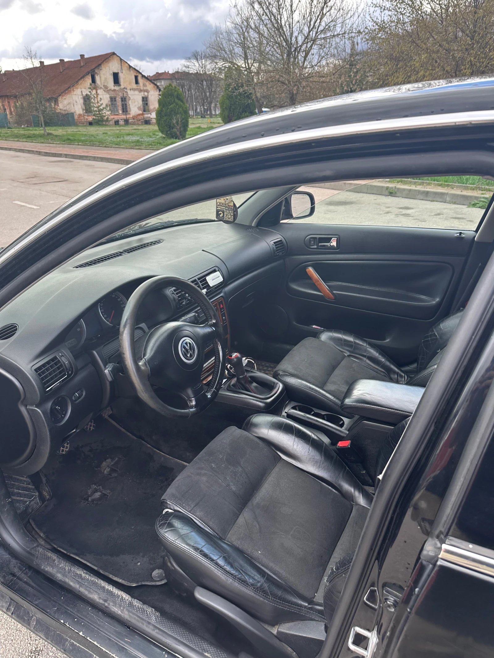 VW Passat, снимка 8 - Автомобили и джипове - 54080333