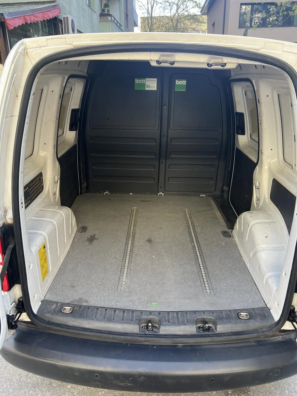 VW Caddy Метан, снимка 9 - Автомобили и джипове - 54313588