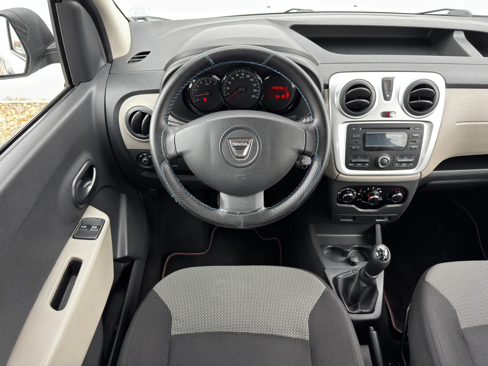 Dacia Dokker 1.6 ♿, снимка 11 - Автомобили и джипове - 54481128