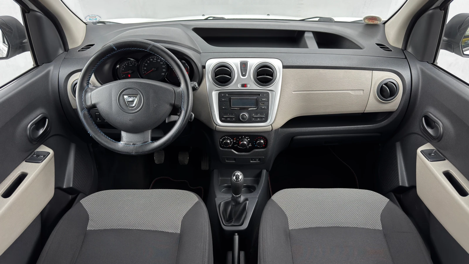 Dacia Dokker 1.6 ♿, снимка 10 - Автомобили и джипове - 54481128