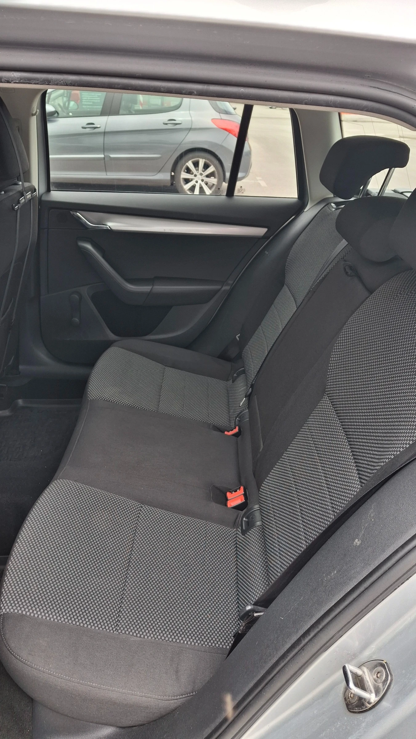 Skoda Octavia, снимка 6 - Автомобили и джипове - 54752322