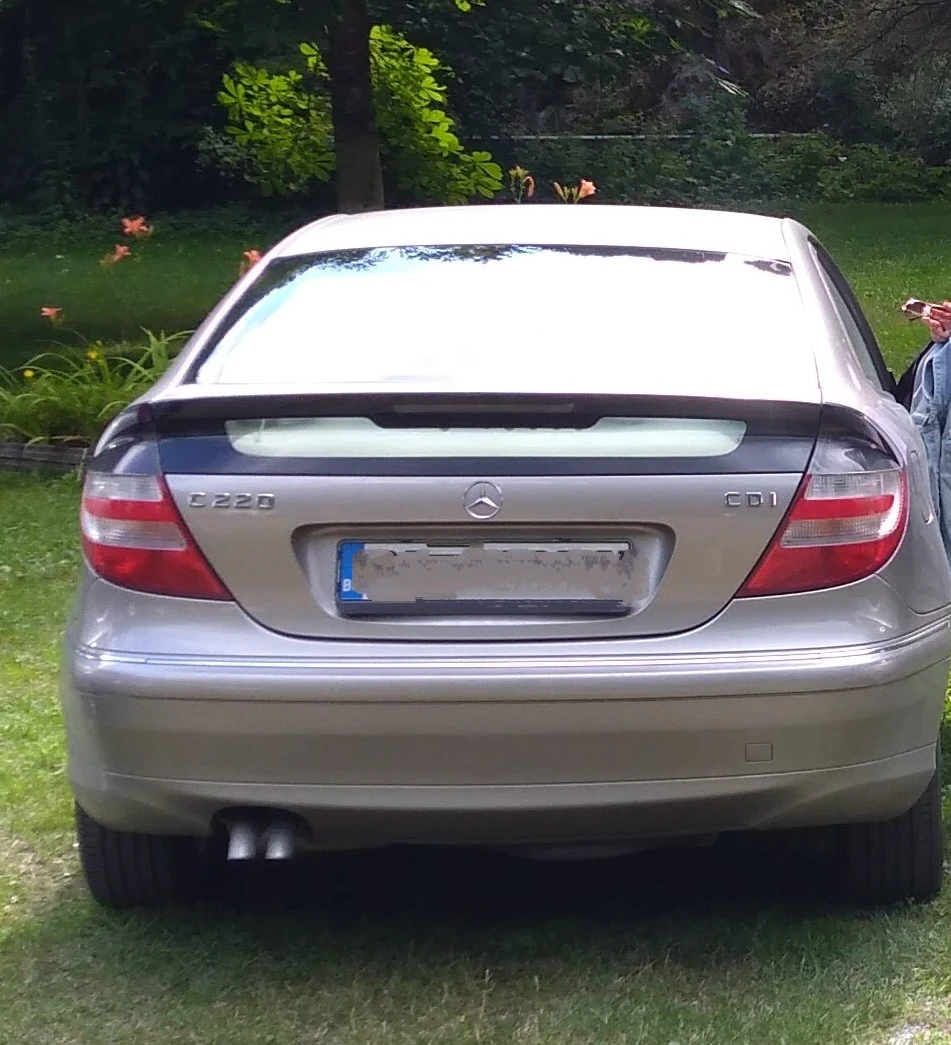 Mercedes-Benz C 220 Купе, снимка 9 - Автомобили и джипове - 54933929